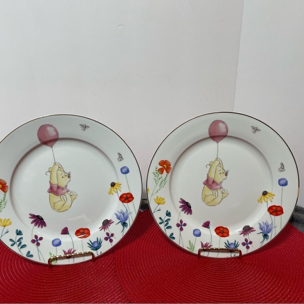 Disney Winnie the Pooh Among the Flowers Dinner Plates set of 2 NWT